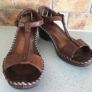 Lariat sandals